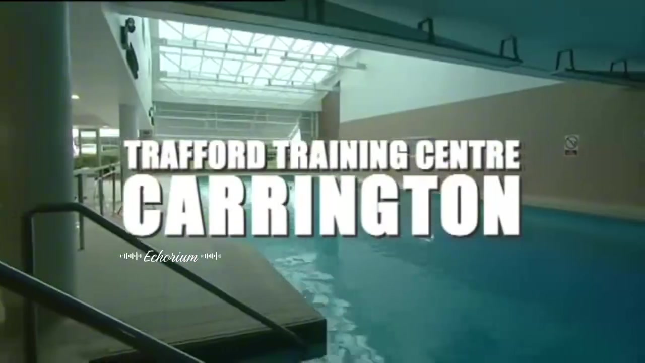 这是谁的青春03/04赛季曼联的训练片段年轻的C罗