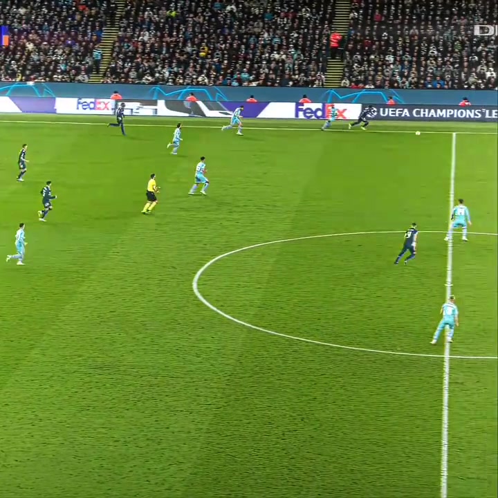 皇马球迷这是维尼修斯球商最高的一次