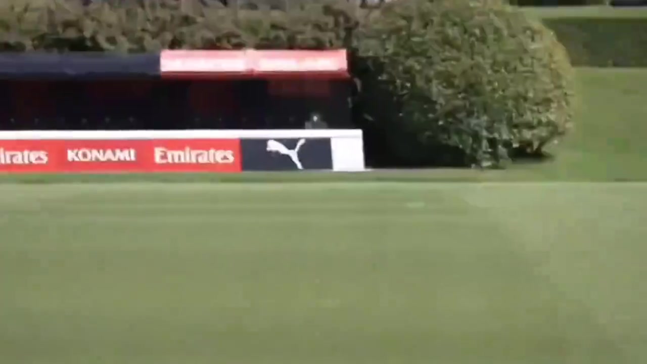 阿莱格里亲自示范如何射门没想到阿囧还有这一手