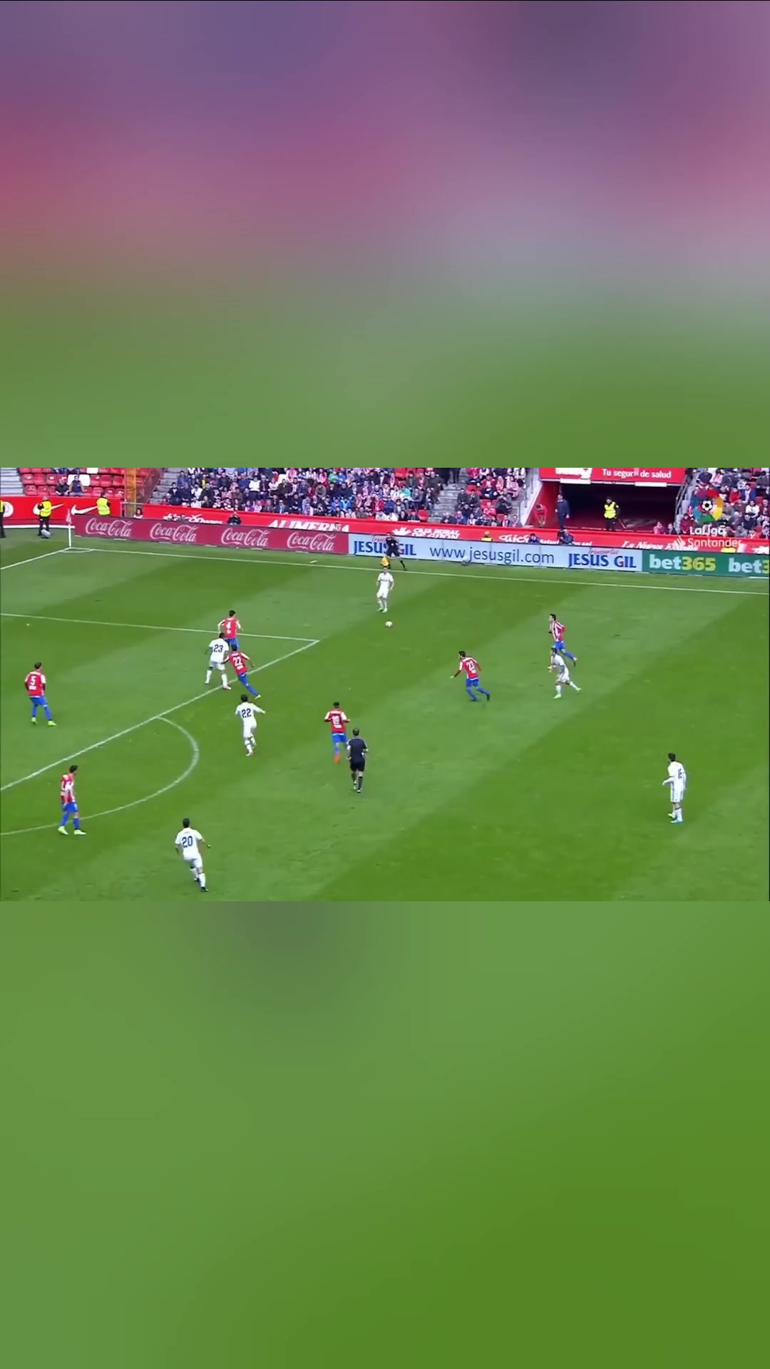 太灵活了伊斯科在众人的围抢中取得进球