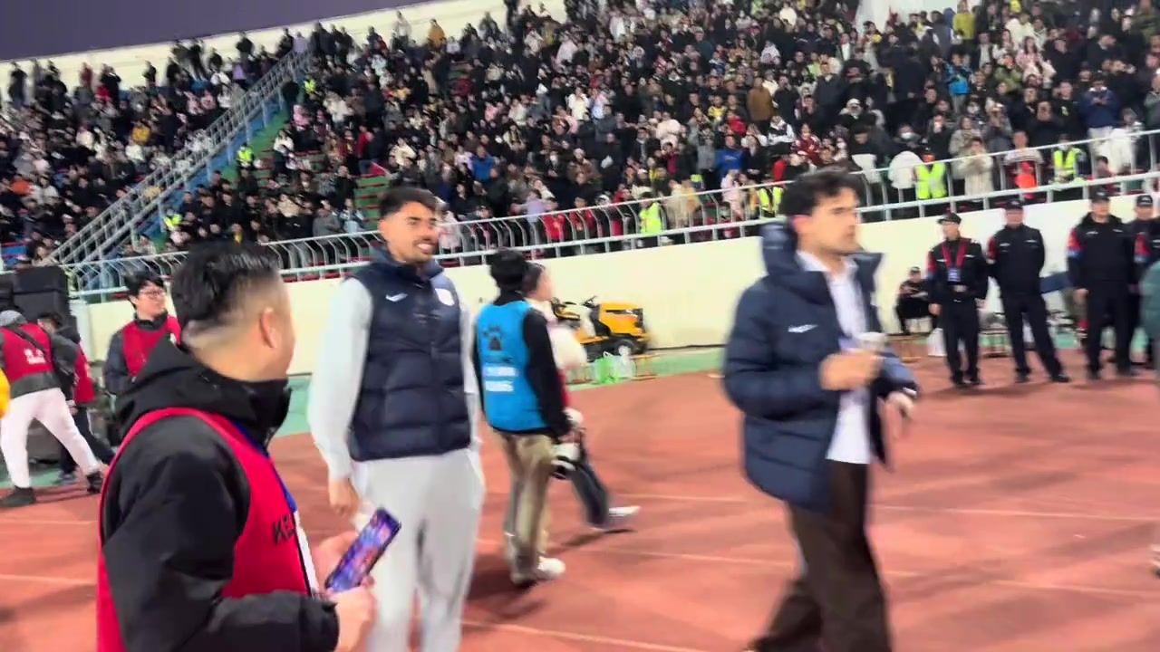 记者牛志明泽卡马德鲁加陈泽仕和彭啸都来看齐鲁超赛了