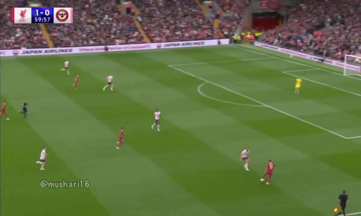 进攻行云流水这是斯洛特安菲尔德第一场英超比赛令人十分怀念