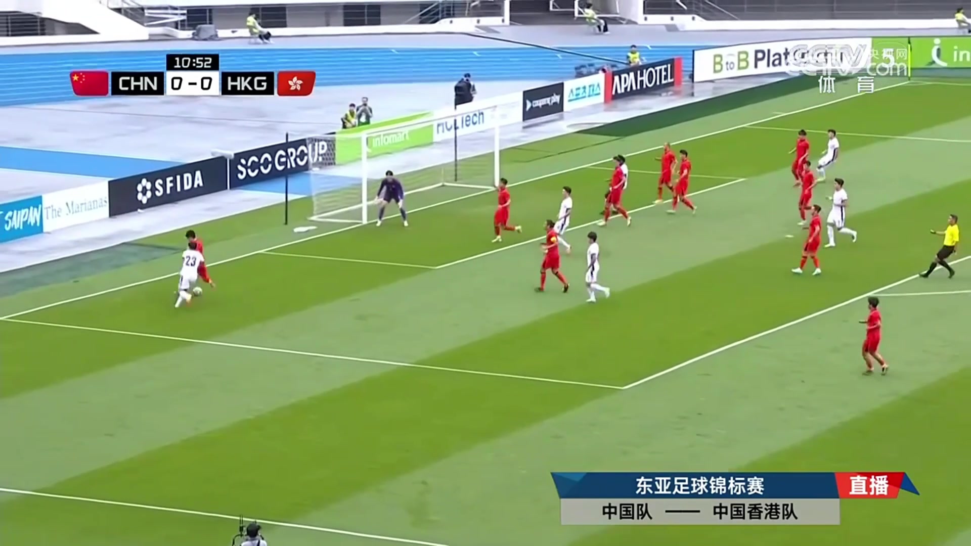 护球出底线后对手还想来一脚王钰栋不满直接飙国粹