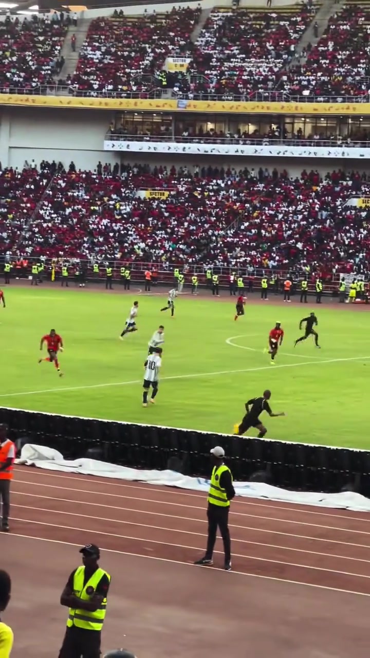 只有犯规才能阻止梅西