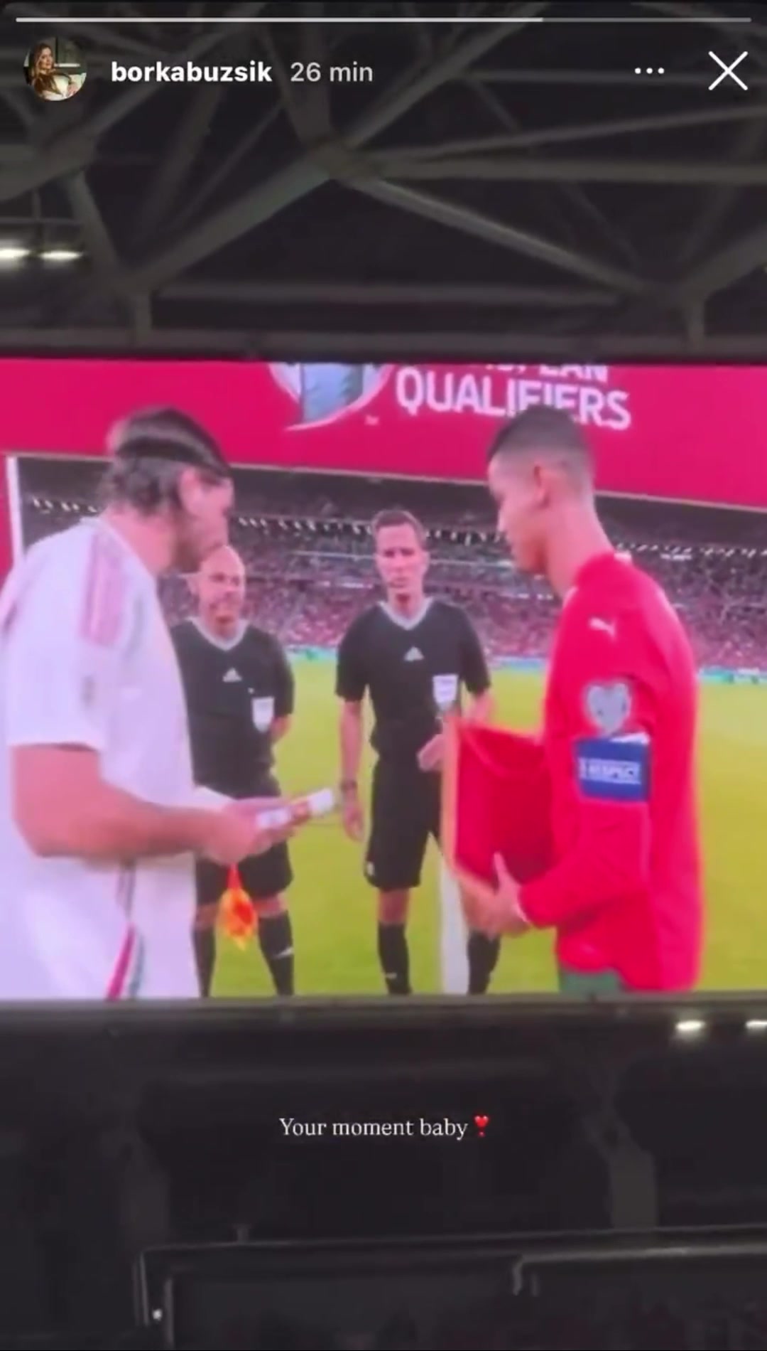 索博斯洛伊老婆拍下索博向C罗打招呼属于你的时刻宝贝