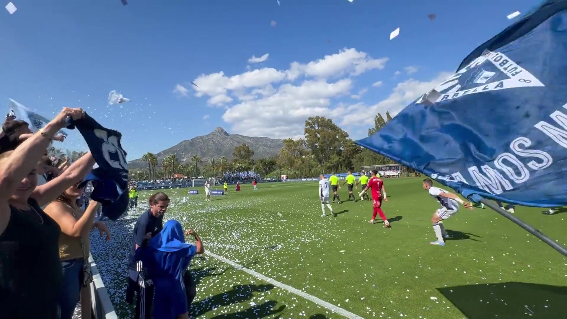 杜月徵这能力想留在西班牙基本不可能相比国青几个中锋都没优势