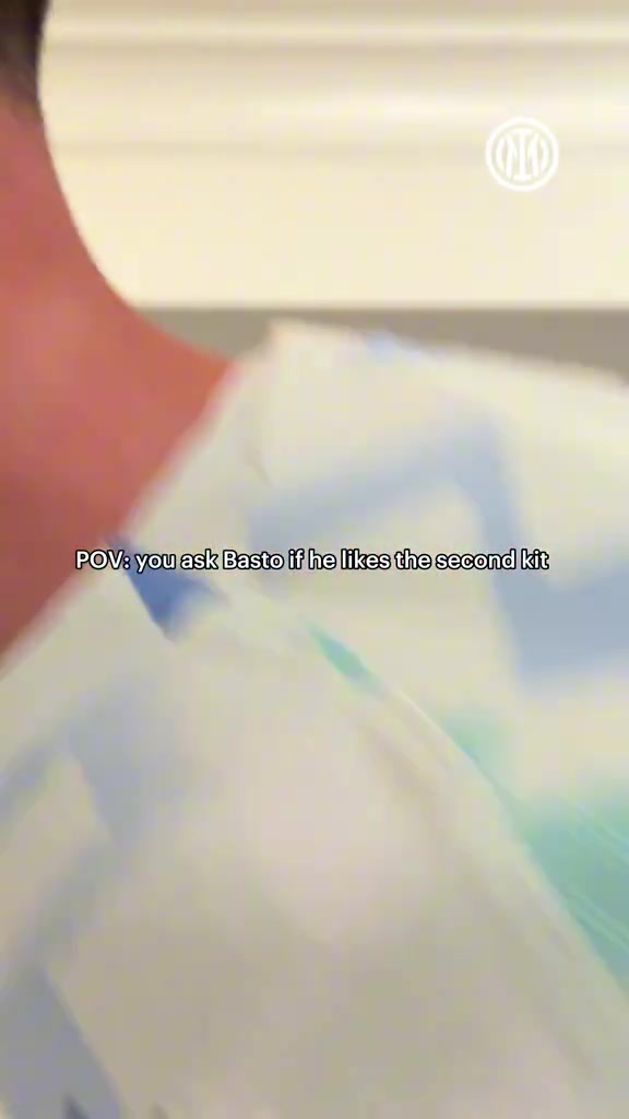 国米官推看上去巴斯托尼已经为新赛季做好了准备