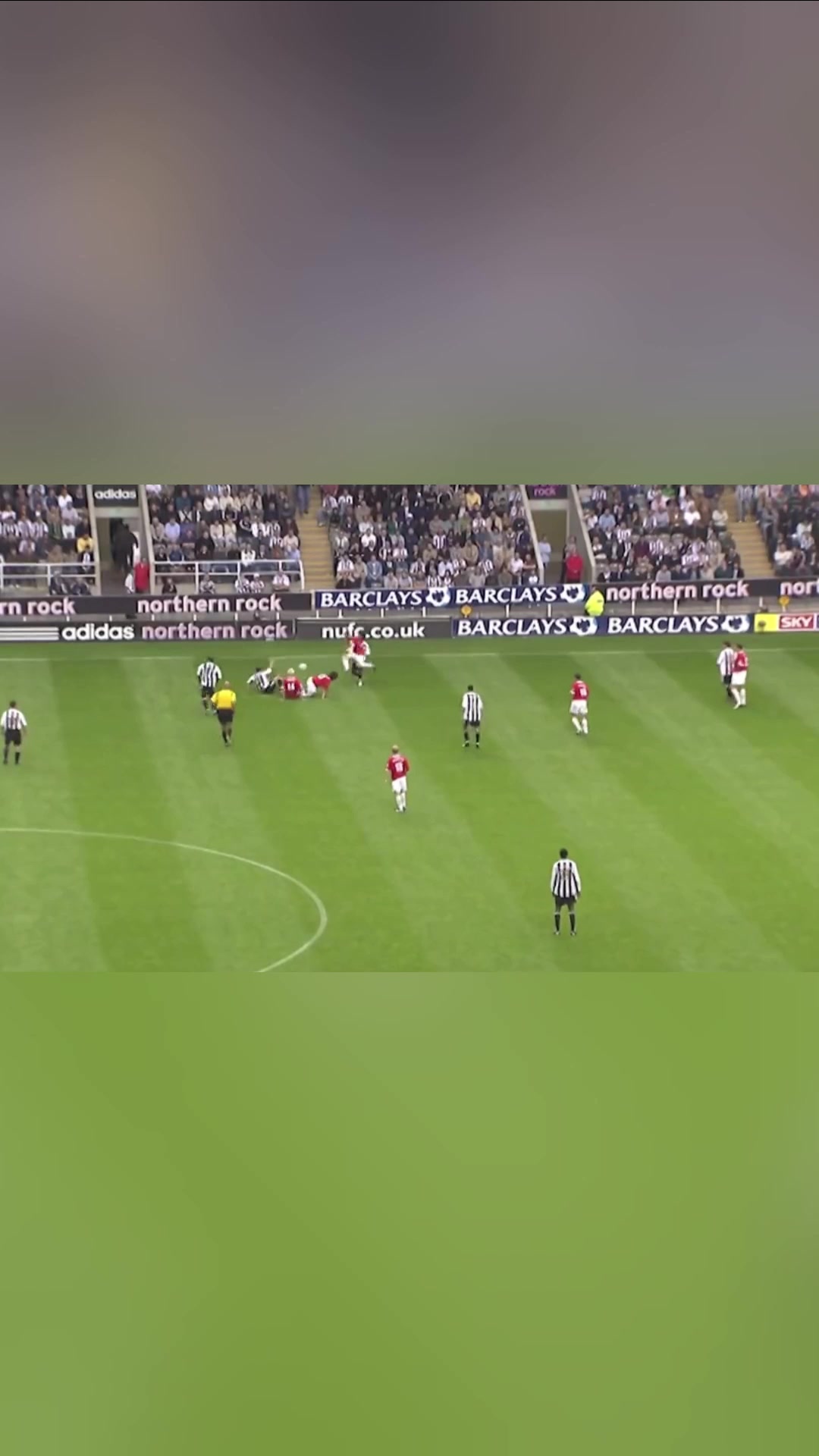 鲁尼的无解冲击范尼的射门这进球看的过瘾啊