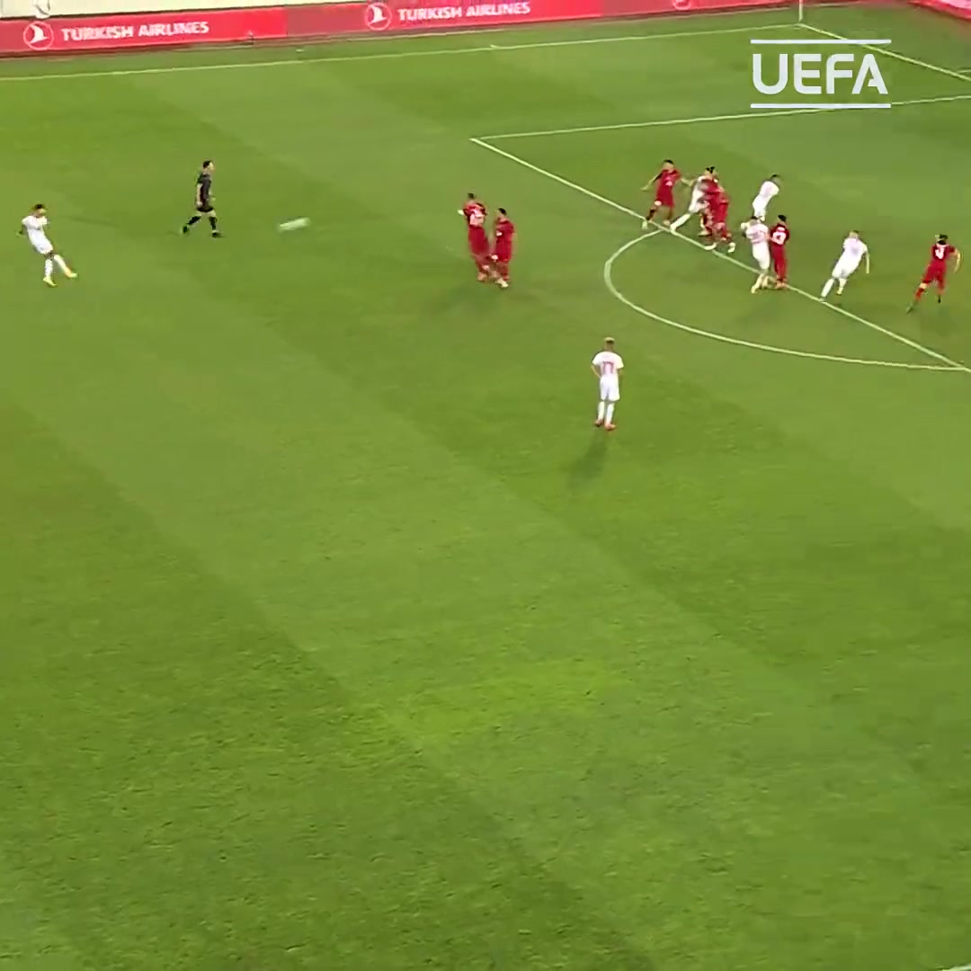 比昨晚的更牛索博去看看我对土耳其的任意球吧