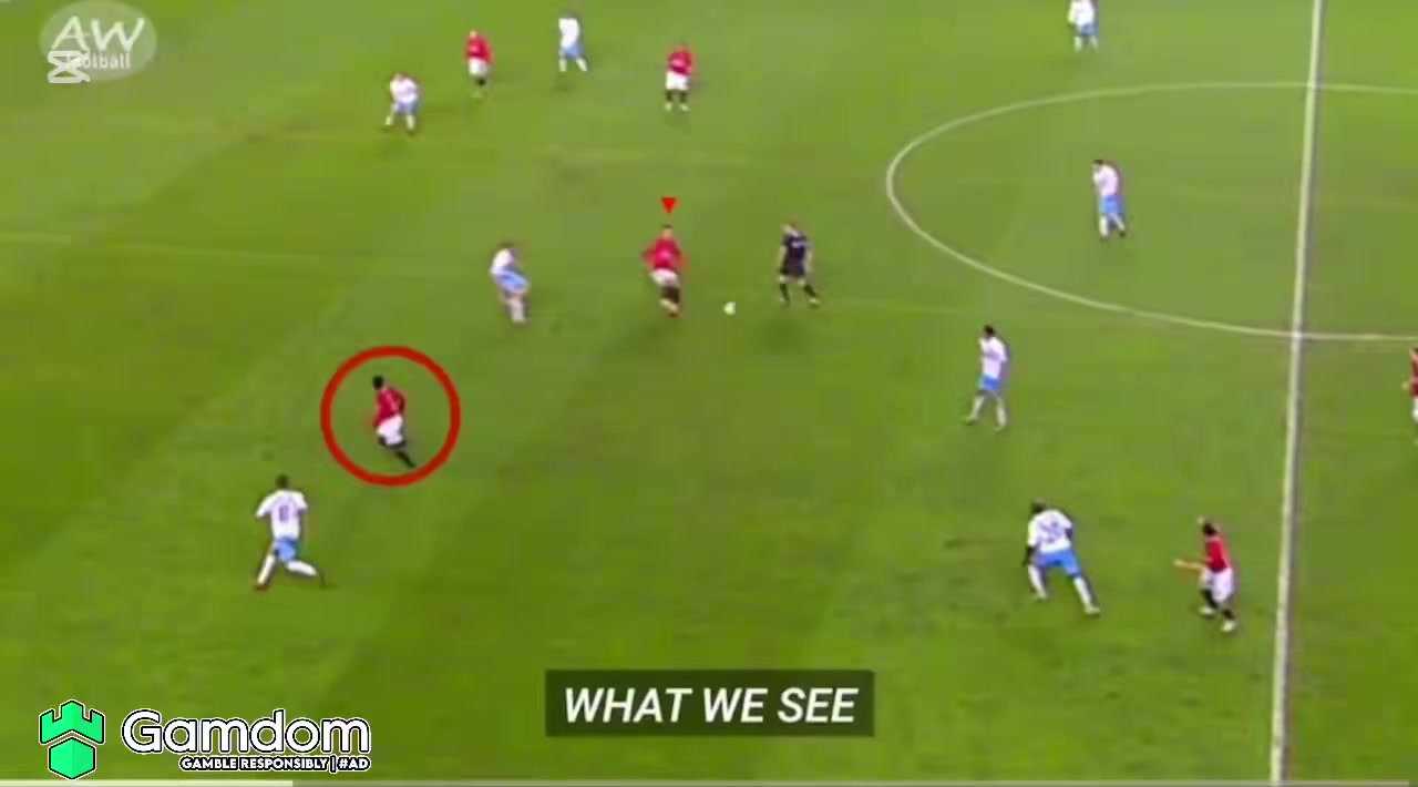 C罗仍然欠我们解释他为什么没有看鲁尼就传球