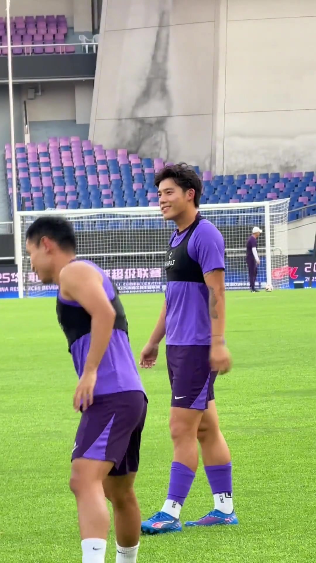 真就是硬帅啊近距离拍摄李明之子李嗣镕热身全程无槽点