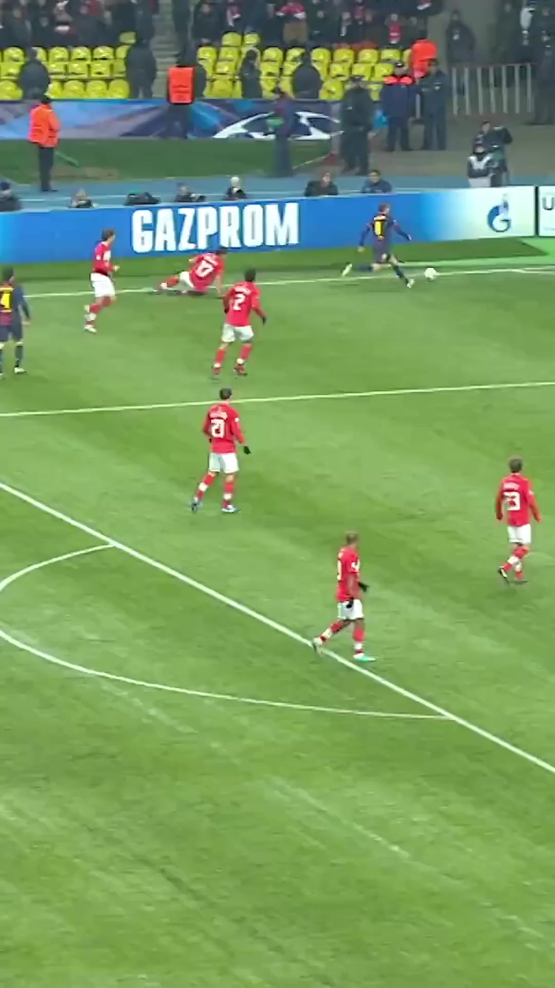 踢球优雅会魔法中场艺术家伊涅斯塔