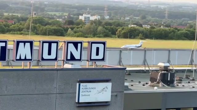 追随哥哥的脚步贝林厄姆此前抵达多特蒙德并进行体检