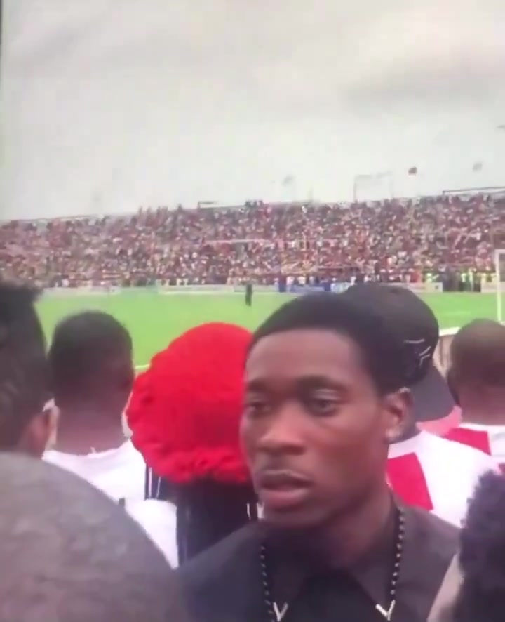 拿来吧你网友调侃热刺被阿森纳截胡埃泽