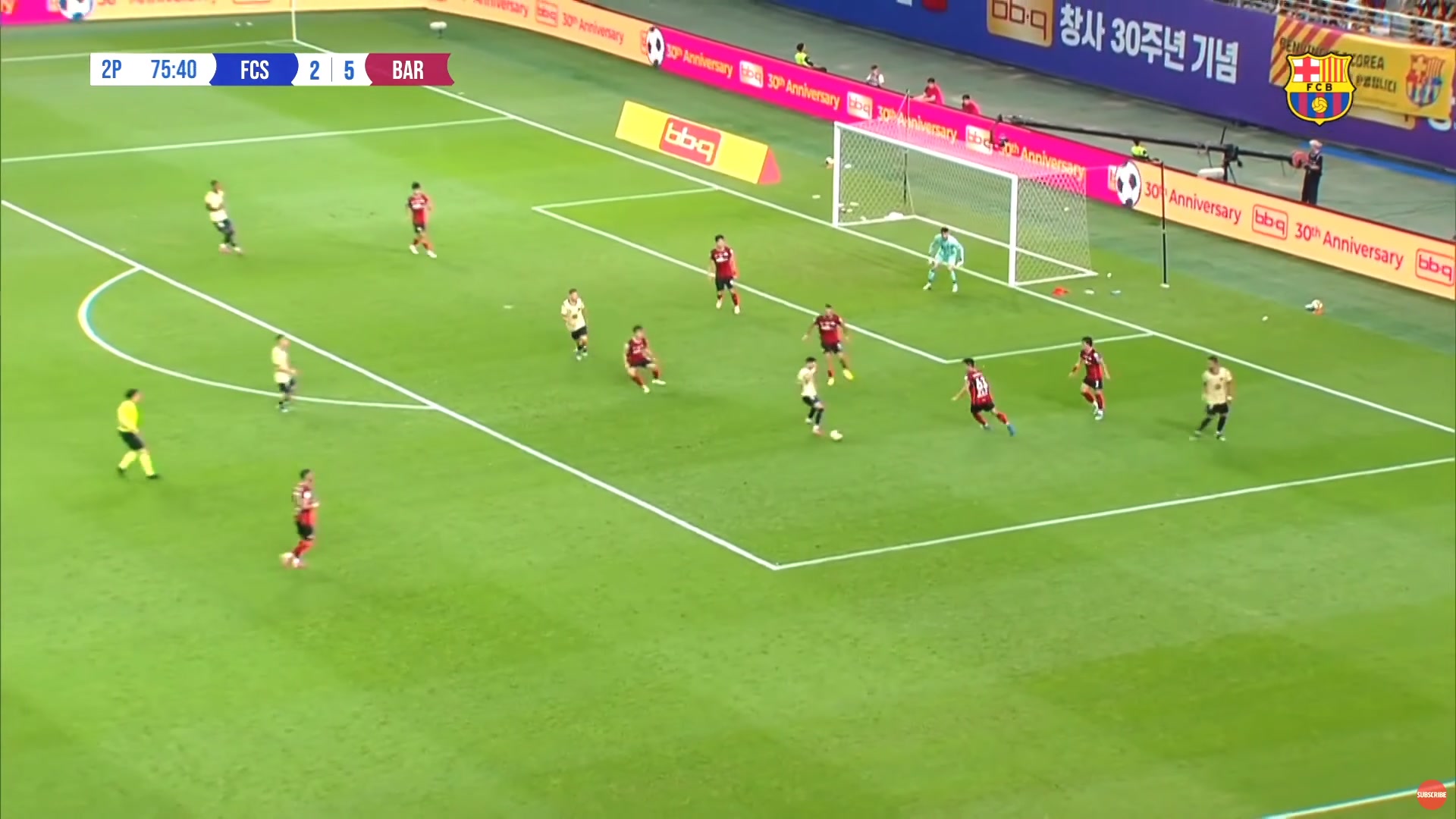 一下就过去了加维精彩转身过人低射破门巴萨6-2领先首尔