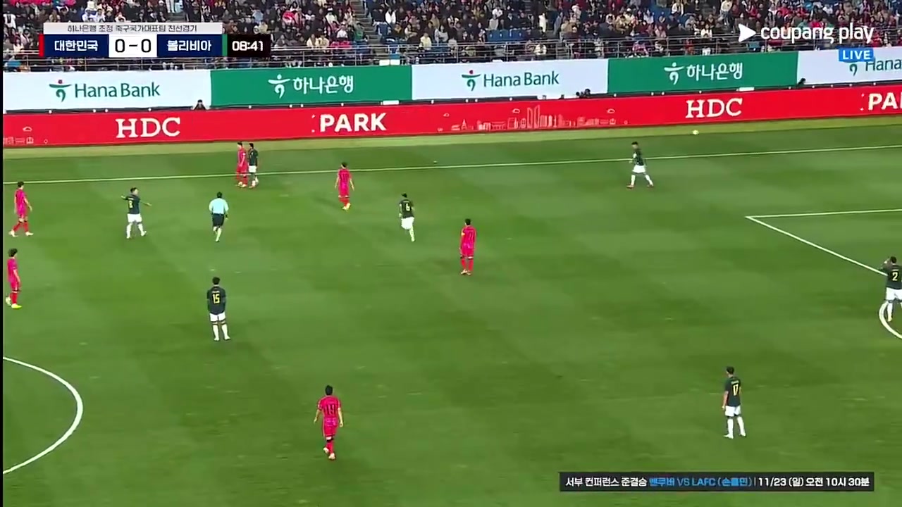 马宁在我的场子别闹事黄喜灿和对手发生摩擦马宁吹哨制止