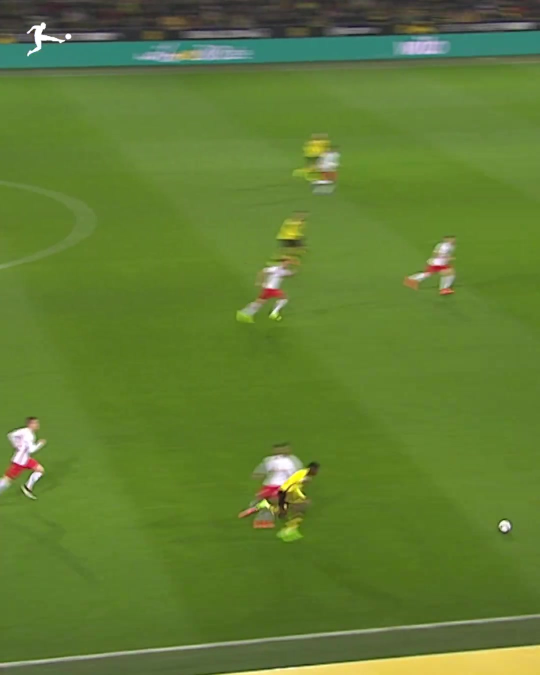 20岁登贝莱天秀助攻美羊羊这就是巴萨愿意1.5亿引进的原因