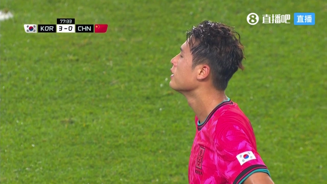 杨晨天气条件一样炎热韩国球员进了三个还拼命地跑
