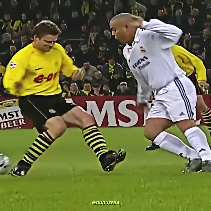 游刃有余一分钟告诉你皇马时期的大罗有多猛