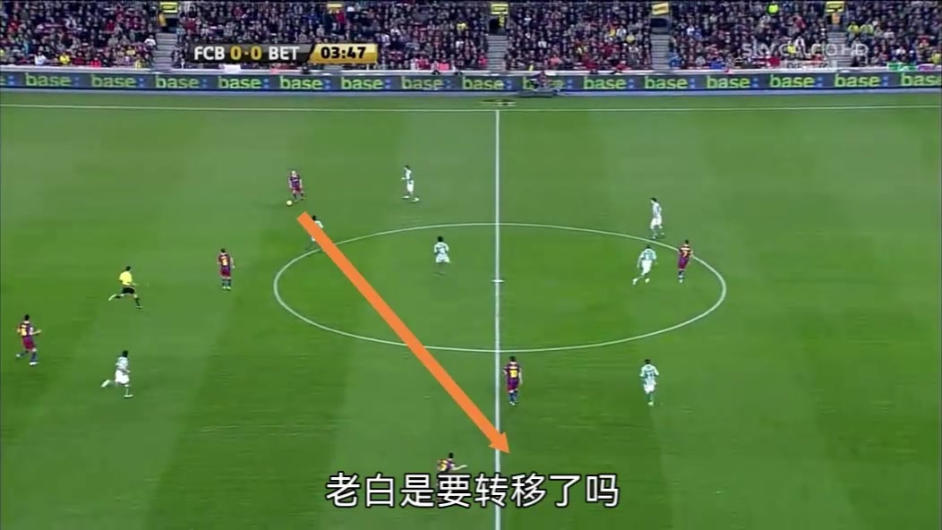 一个眼神就对上点了小白和梅西之间有多默契