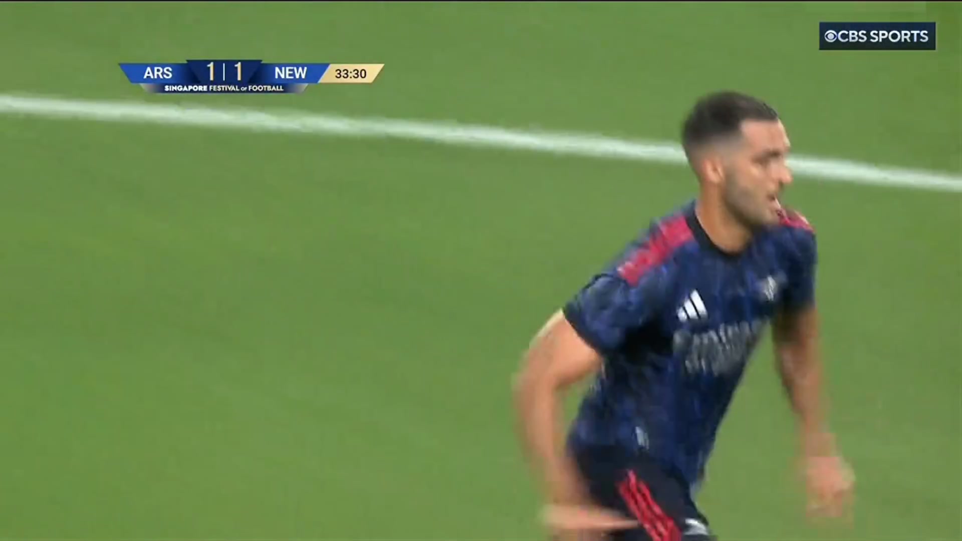 逆天乌龙纽卡小将抽射攻破自家大门阿森纳2分钟2球反超