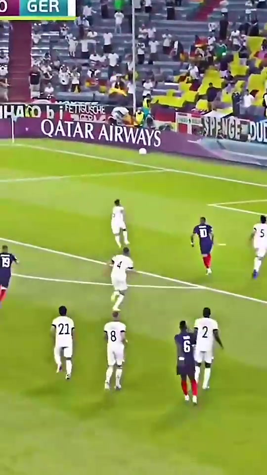 当你以为博格巴的传球传大了时