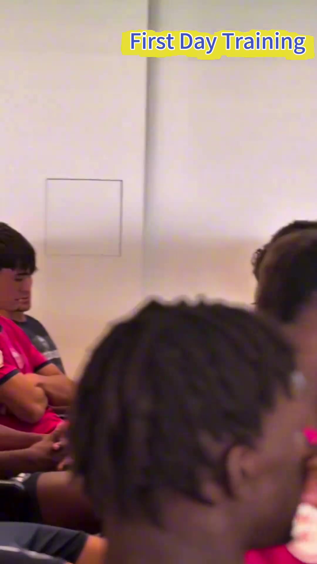 邝兆镭加盟西协乙球队后第一练这强度直接拉满了队友们都太高大