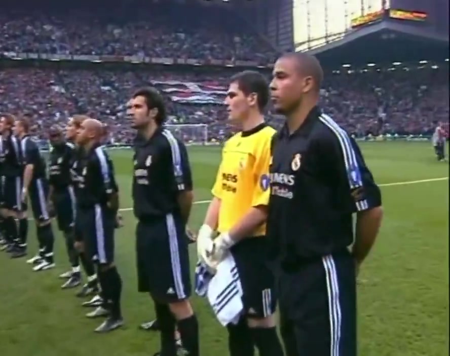 都是熟悉的面孔2003年欧冠1/4决赛曼联VS皇马