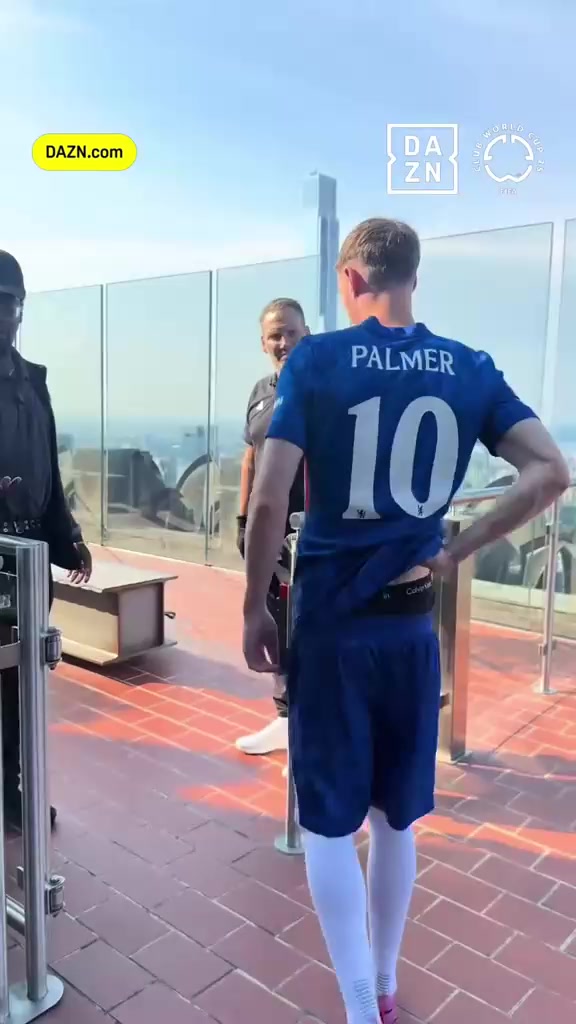 帕尔默完胜金球奖头号热门此前世俱杯预热帕尔默和登贝莱出镜