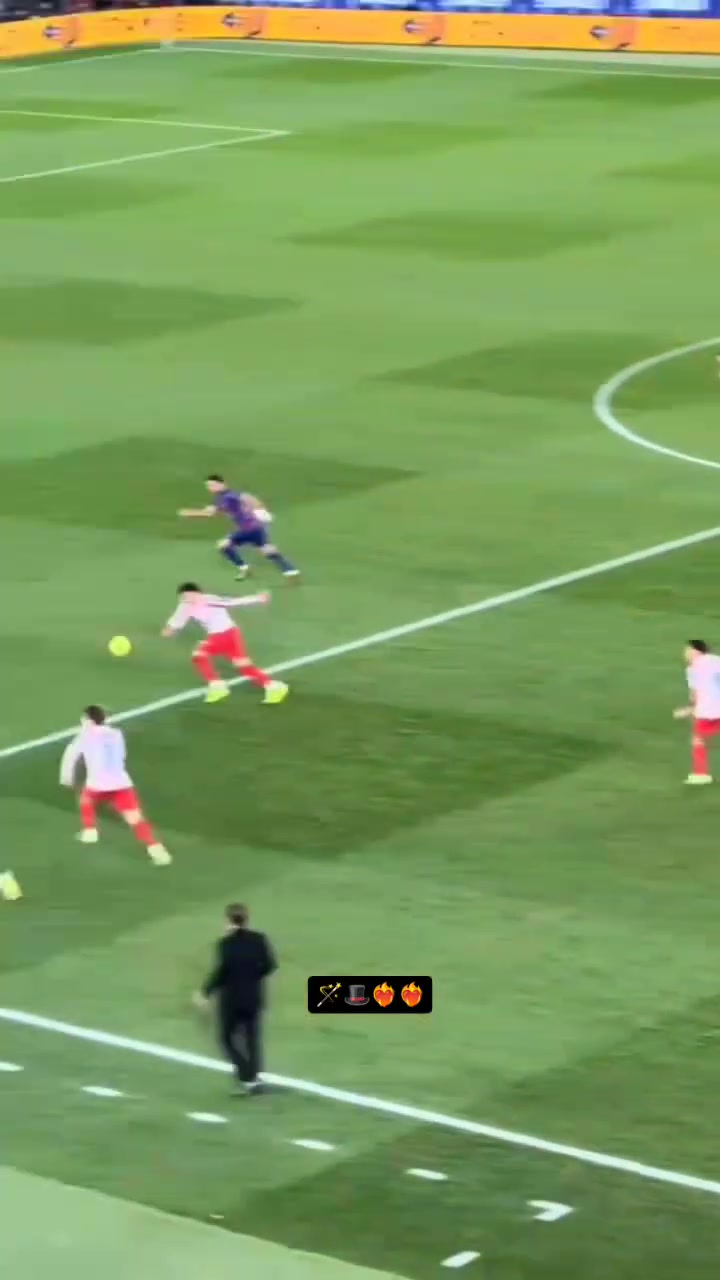 近距离感受大师级表现现场直拍佩德里对阵马竞的精彩操作