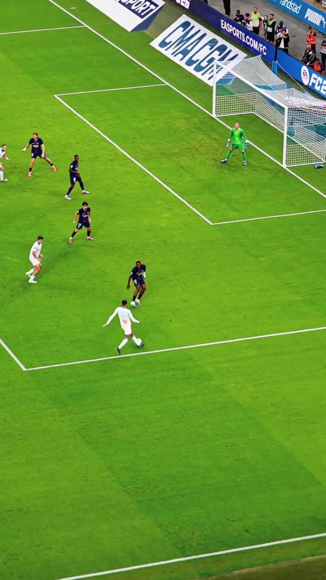 怀念多纳鲁马吗巴黎门将出击失误马赛球员头球破门