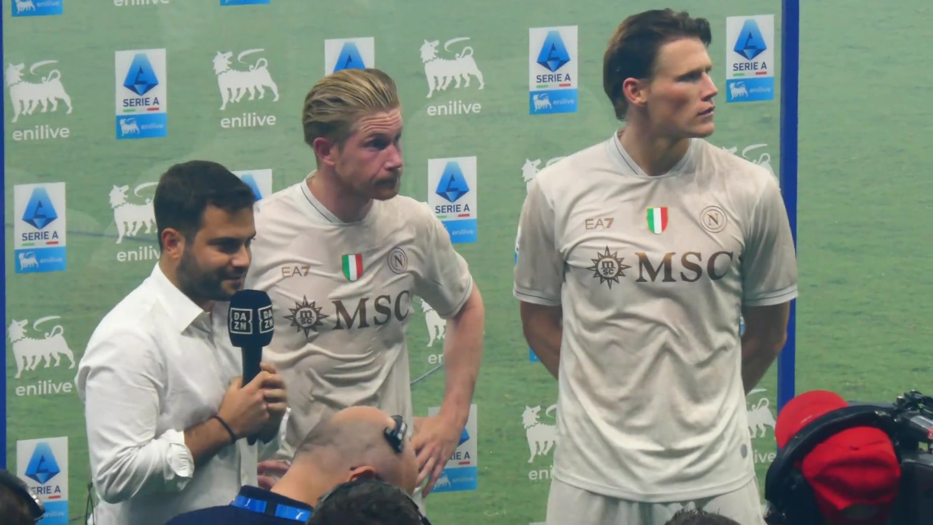 真曼市双雄那不勒斯球迷多爱德布劳内啊整场下来喊了好多次