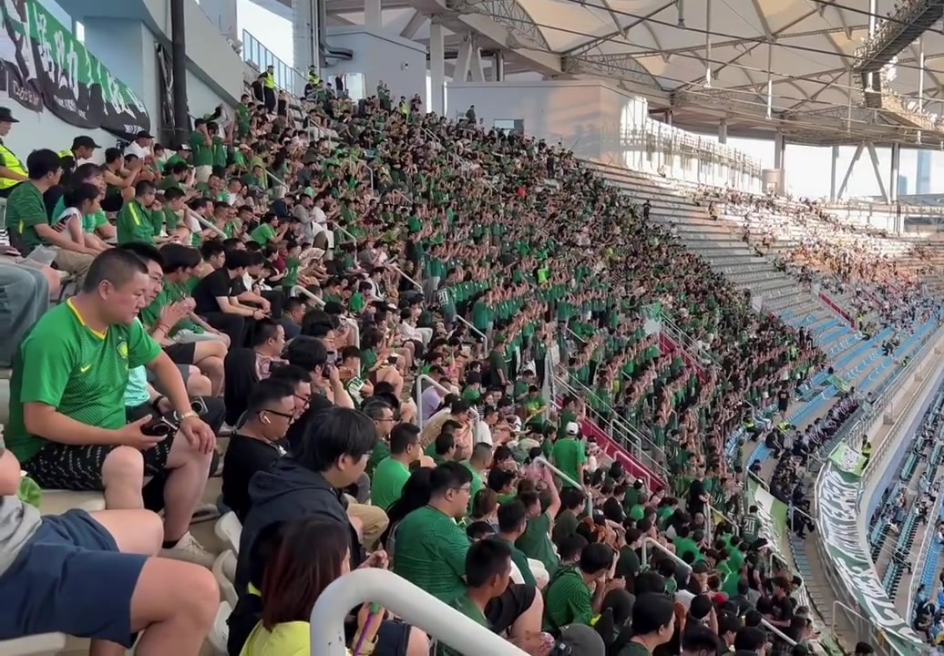 第十二人实拍北京国安近六千名球迷远征大连梭鱼湾